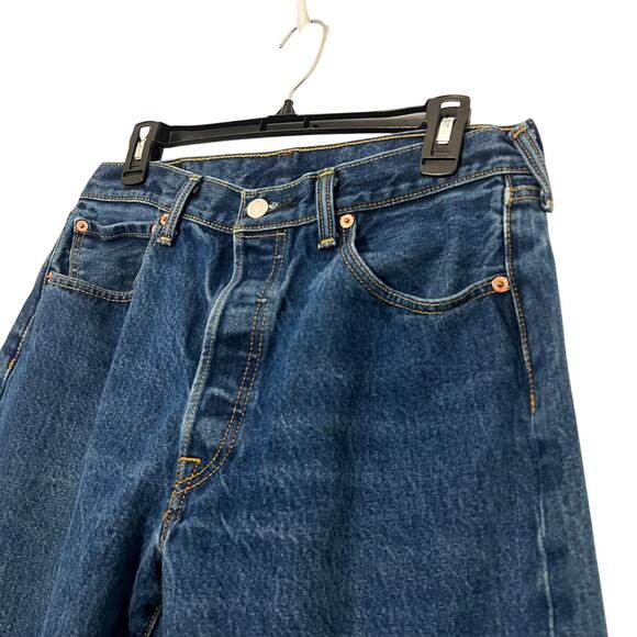 Levi's 501 Jeans Mens 34x30 Button Fly 100% Cotton Straight Leg Medium Wash - Picture 2 of 9